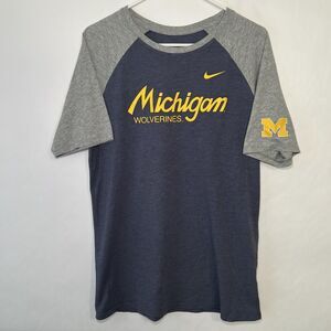 Michigan Wolverines Nike Athletic Cut Raglan T Shirt Mens Size Medium Blue SS